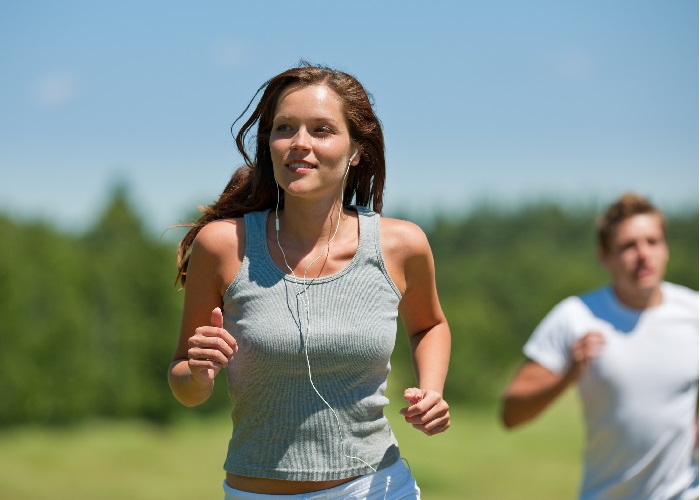 Nghe nhạc khi chạy bộ sẽ giúp giảm stress lợi ích